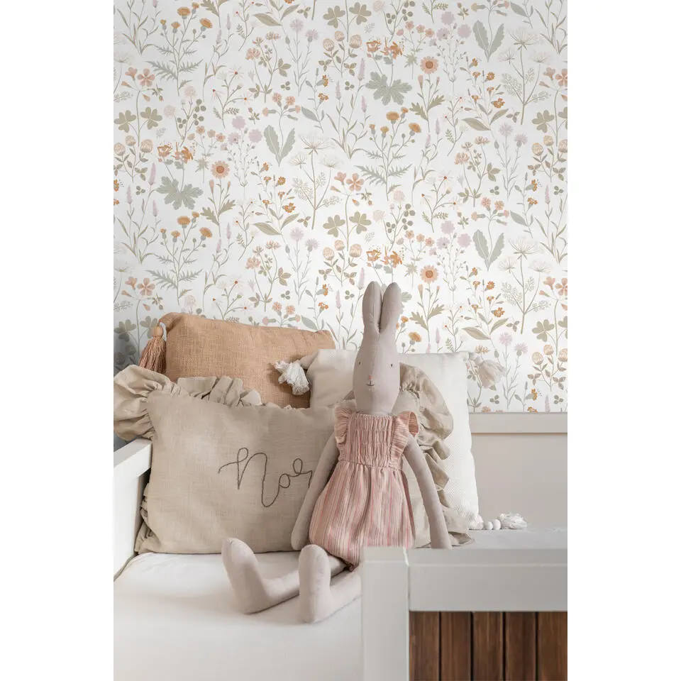 ESTAhome behang veldbloemen groen en terracotta roze - 53 cm x 10.05 m