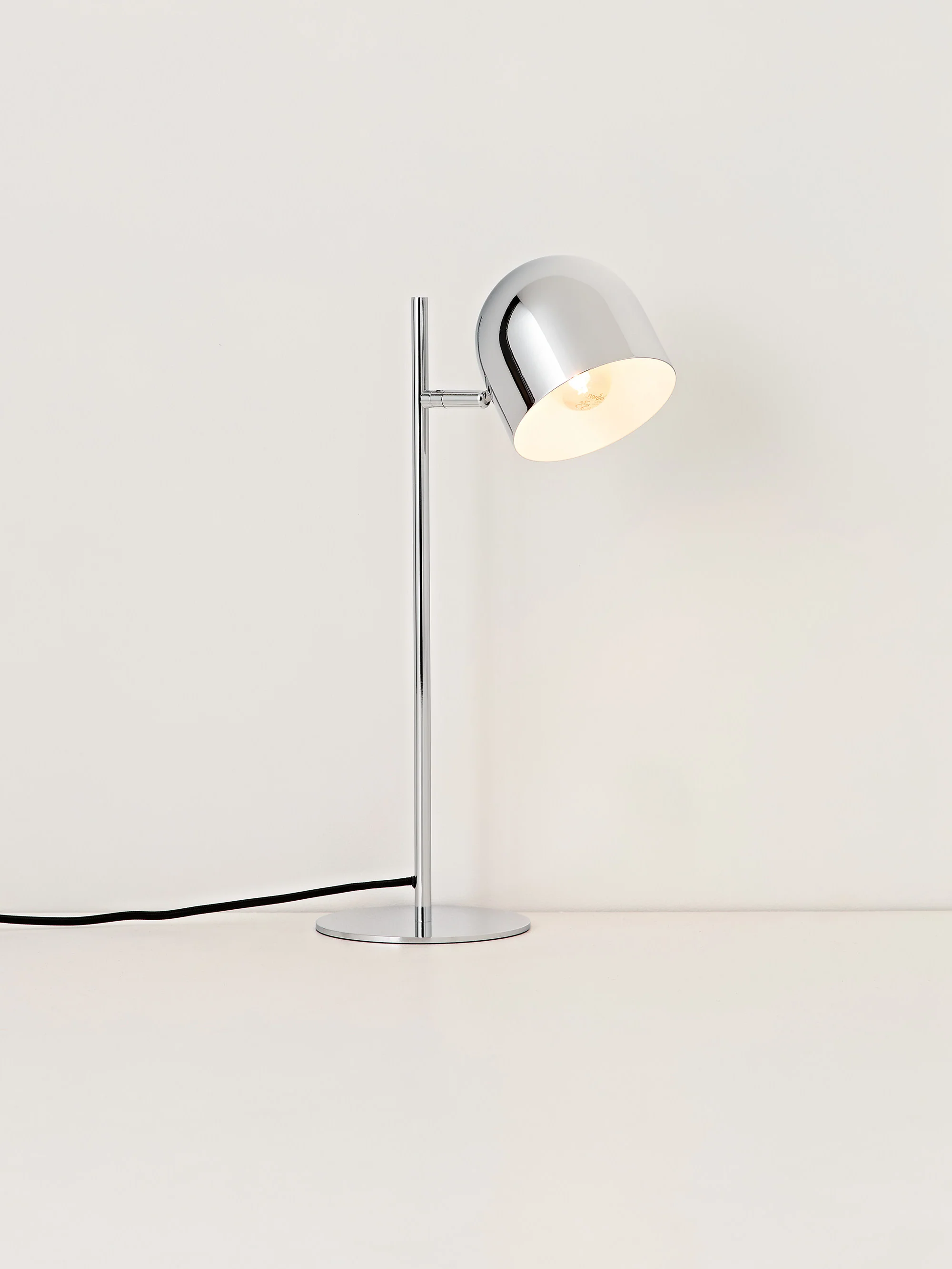 Tischlampe Almo aus Metall
