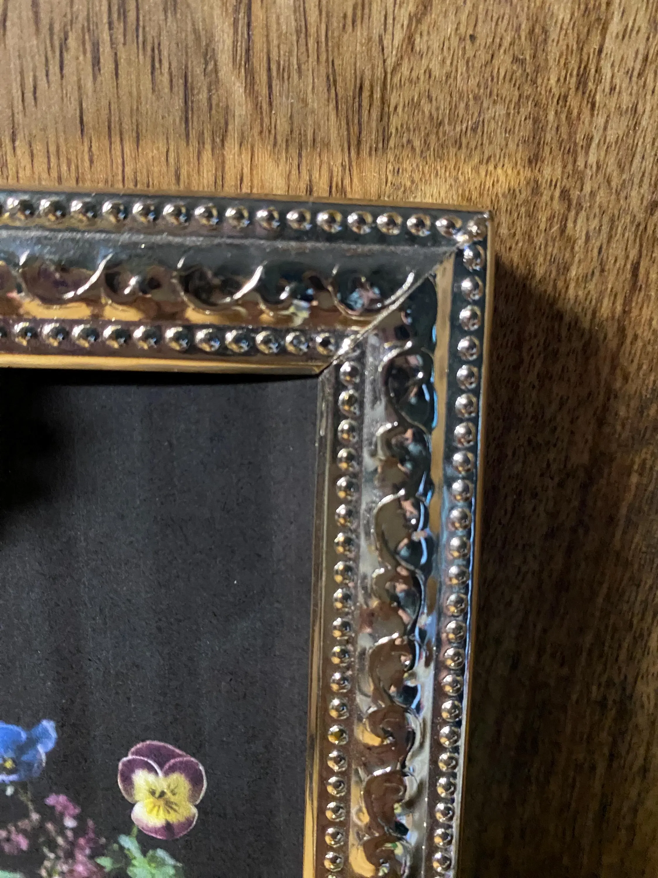 Picture Frame - 5 x 7 Vintage Metal Picture Frame