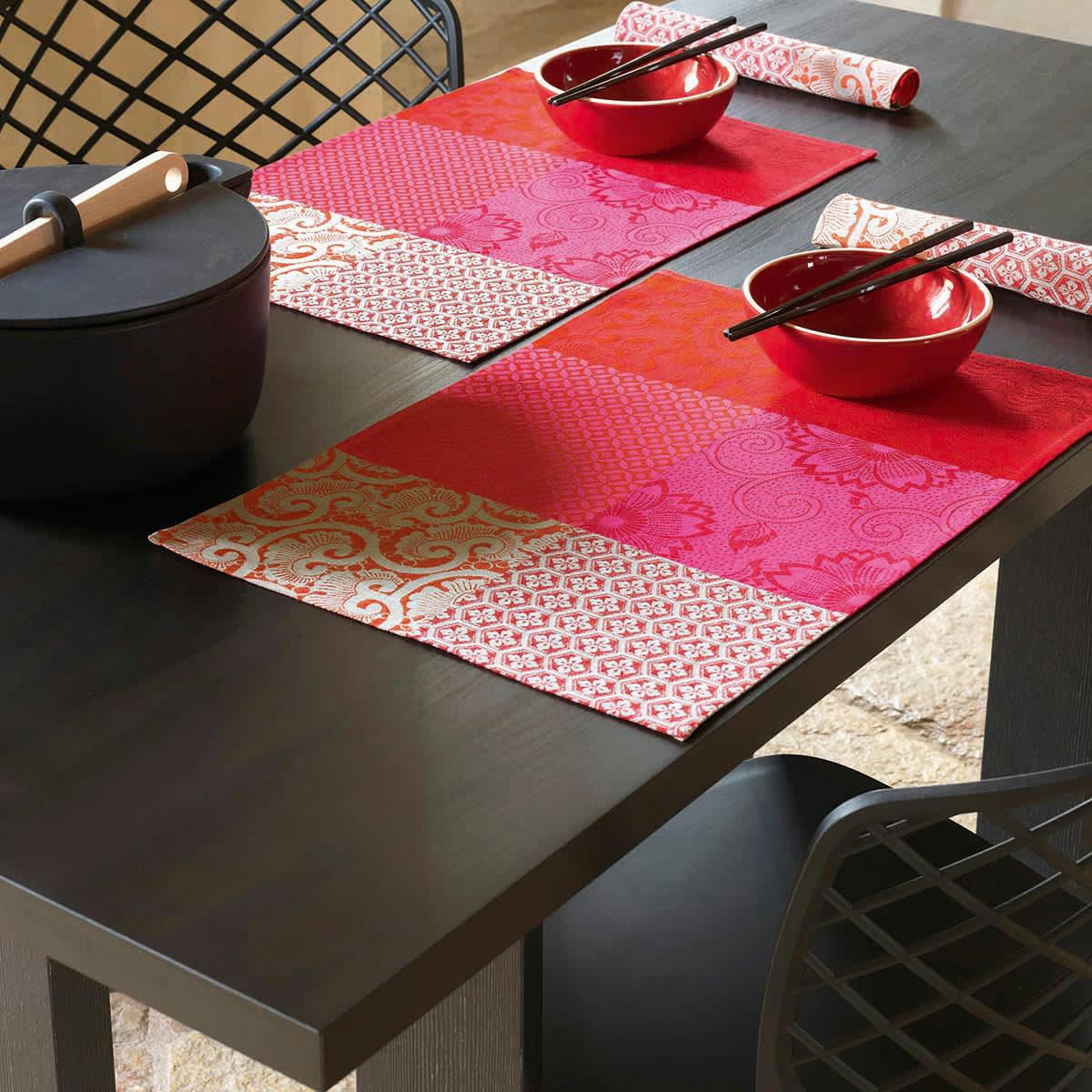 FLEURS DE KYOTO - Set de table en coton cerise 52 x 38