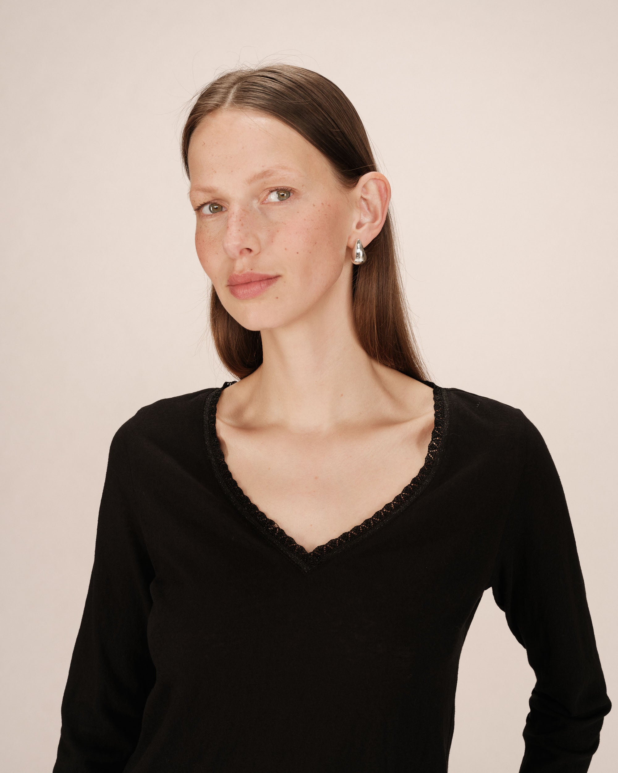 T-shirt col v en dentelle noir Selton