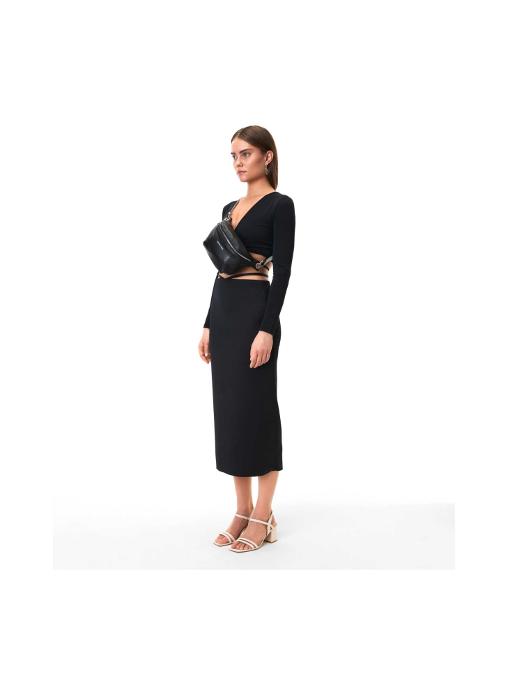 Ladies’ black belt bag