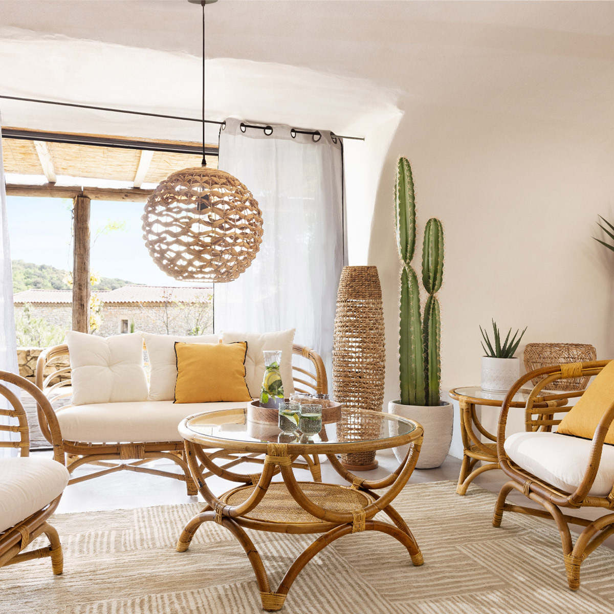 Coffee table "Farah" Rattan, D.90 cm