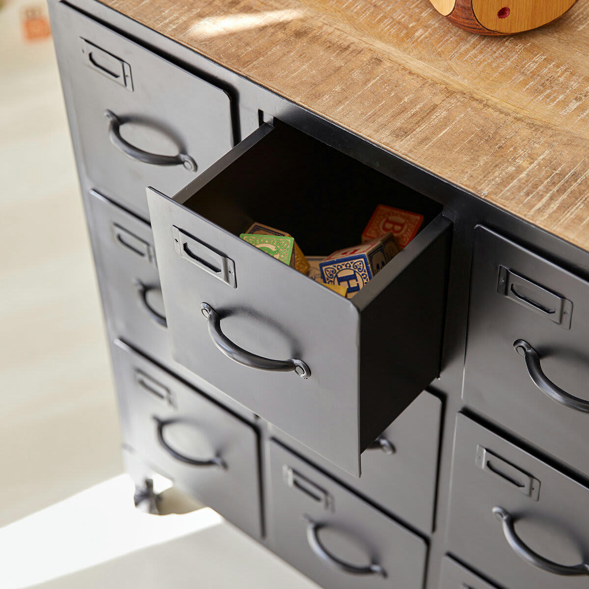 INDUSTRIEL - Commode enfant en métal