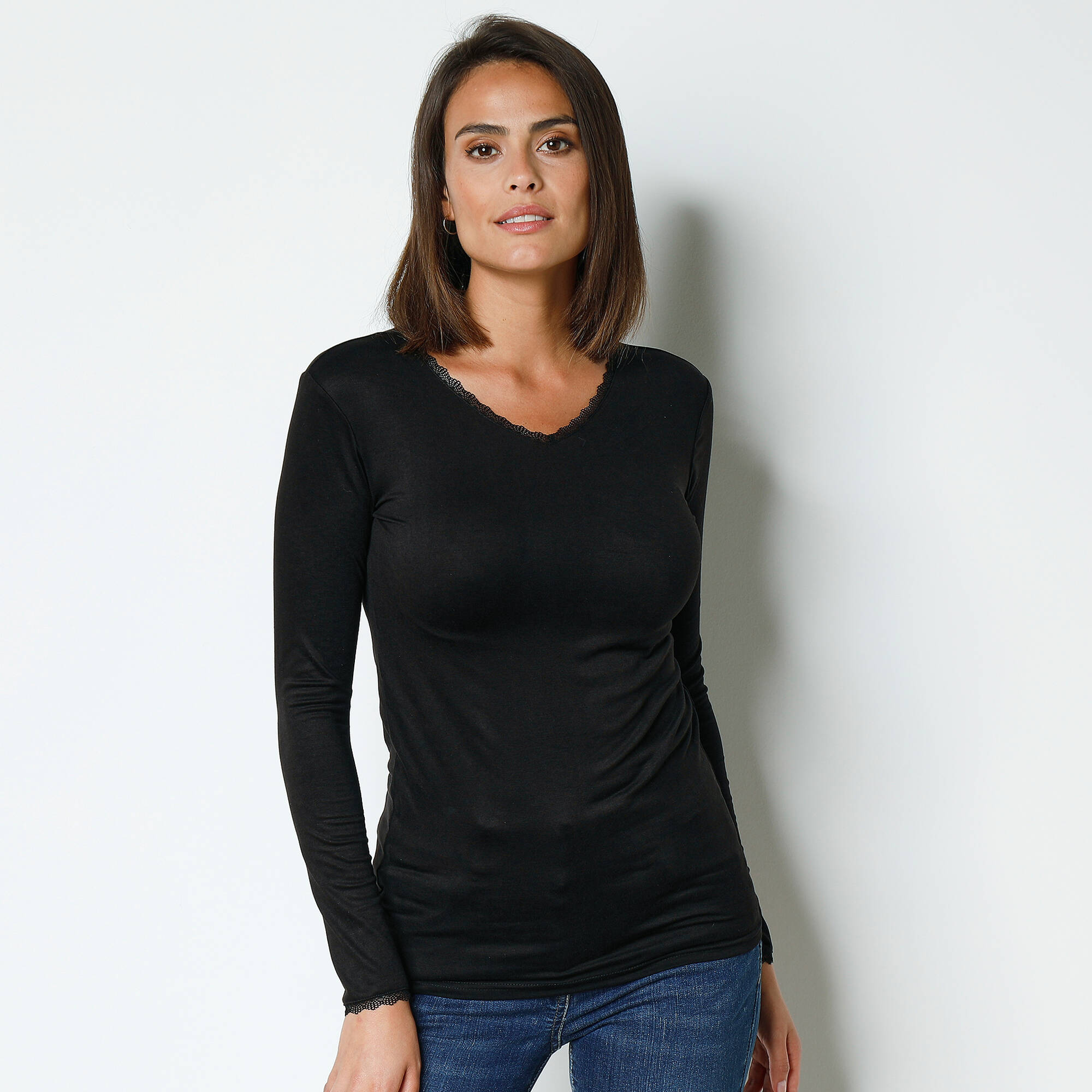 Tee-shirt manches longues chaleur seconde peau et détails dentelle