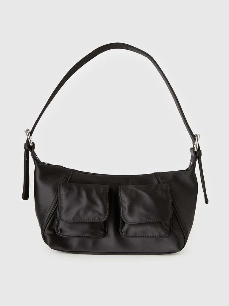 Shoulder bag with pockets