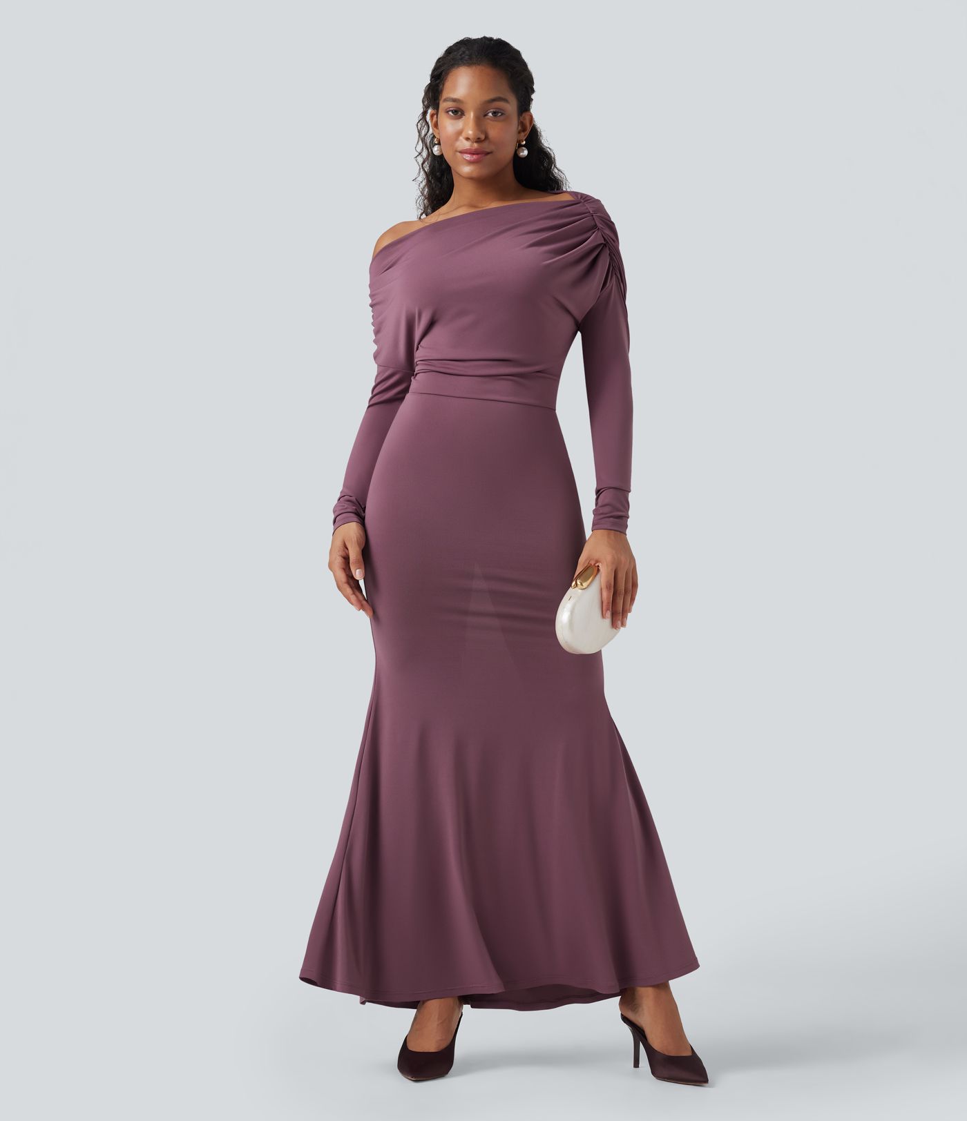 Robe sirène longue à manches longues, épaules dénudées