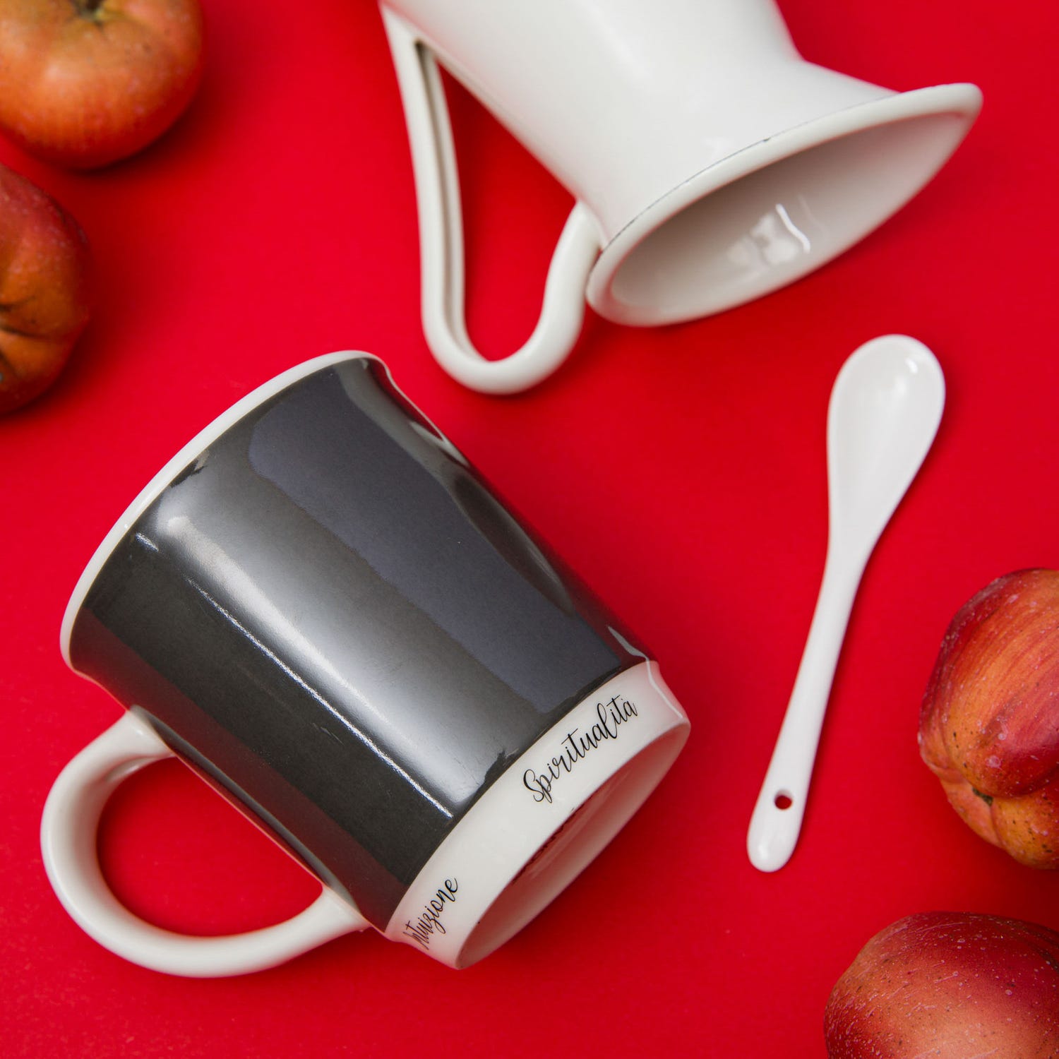 Mug grigio scuro 400 ml con cucchiaino