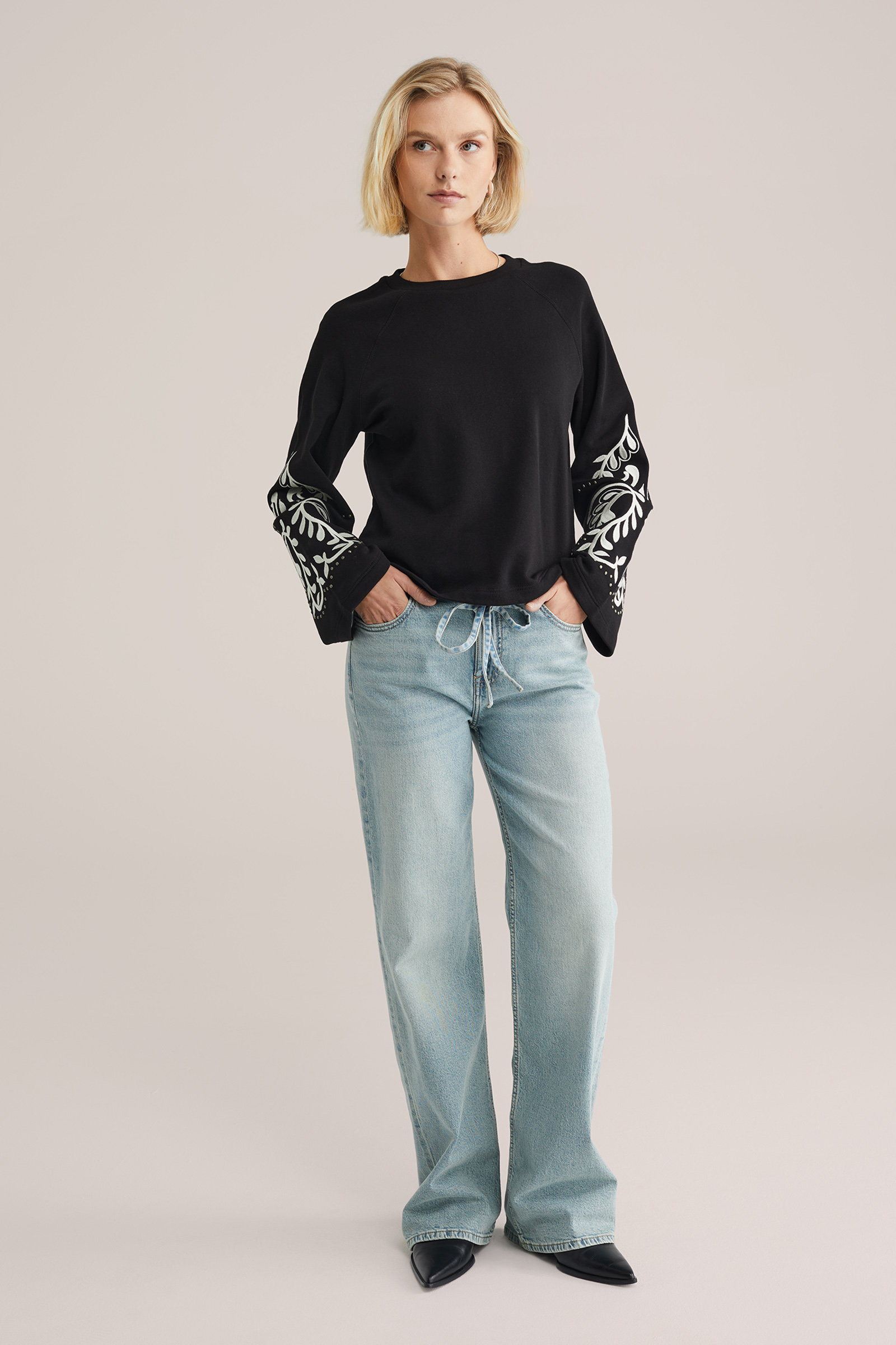 Dames sweater met embroidery