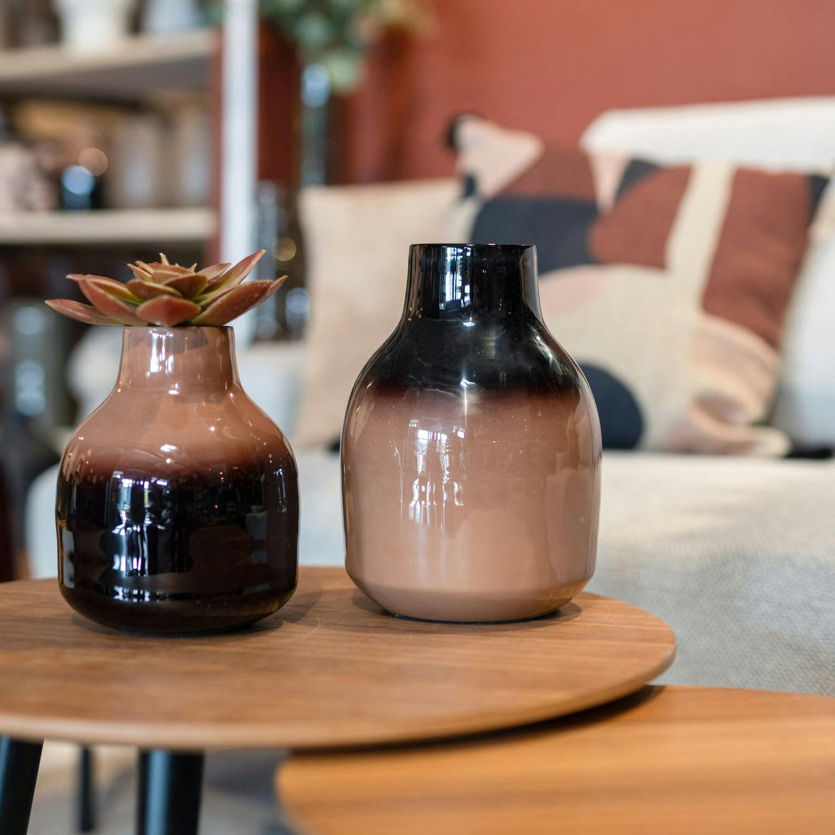 HALEY - Vase moderne chic fer émaillé bicolore bordeaux h 23,5 cm