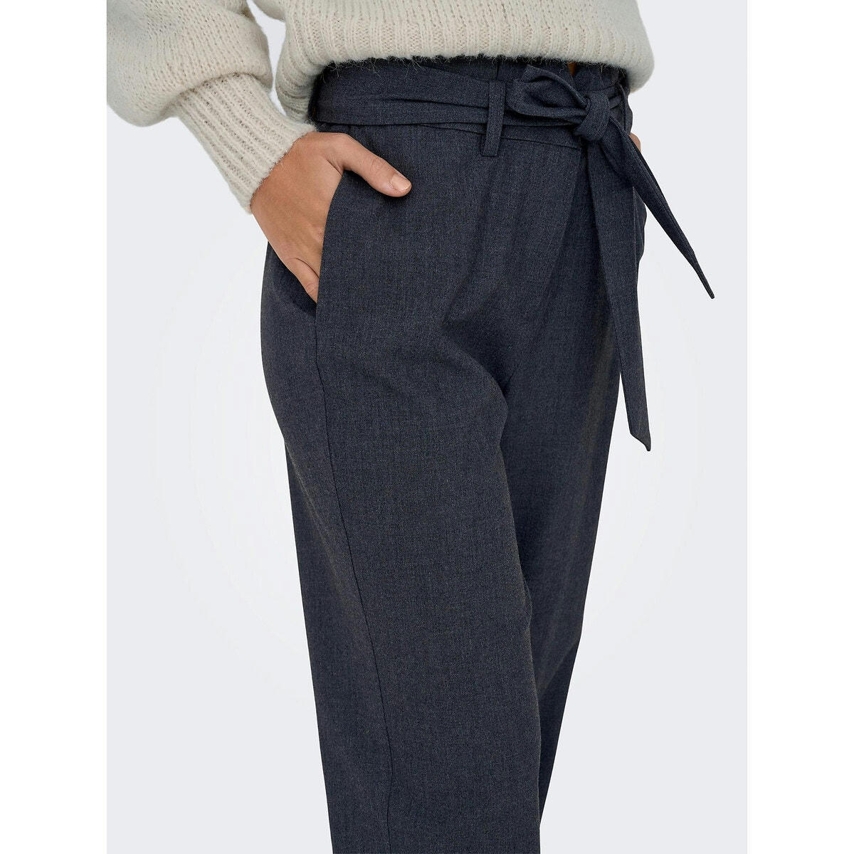 Pantalon cigarette, taille haute à nouer
