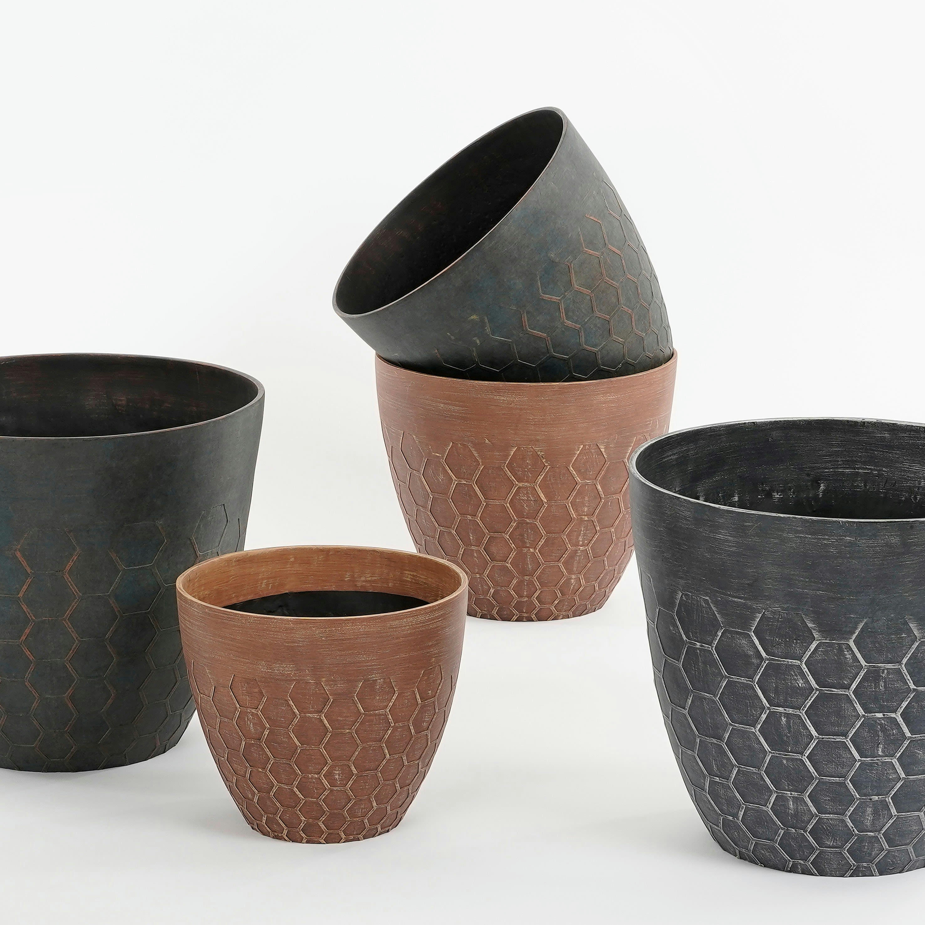 BRAVO - Cache-pot en plastique ruche noire D38