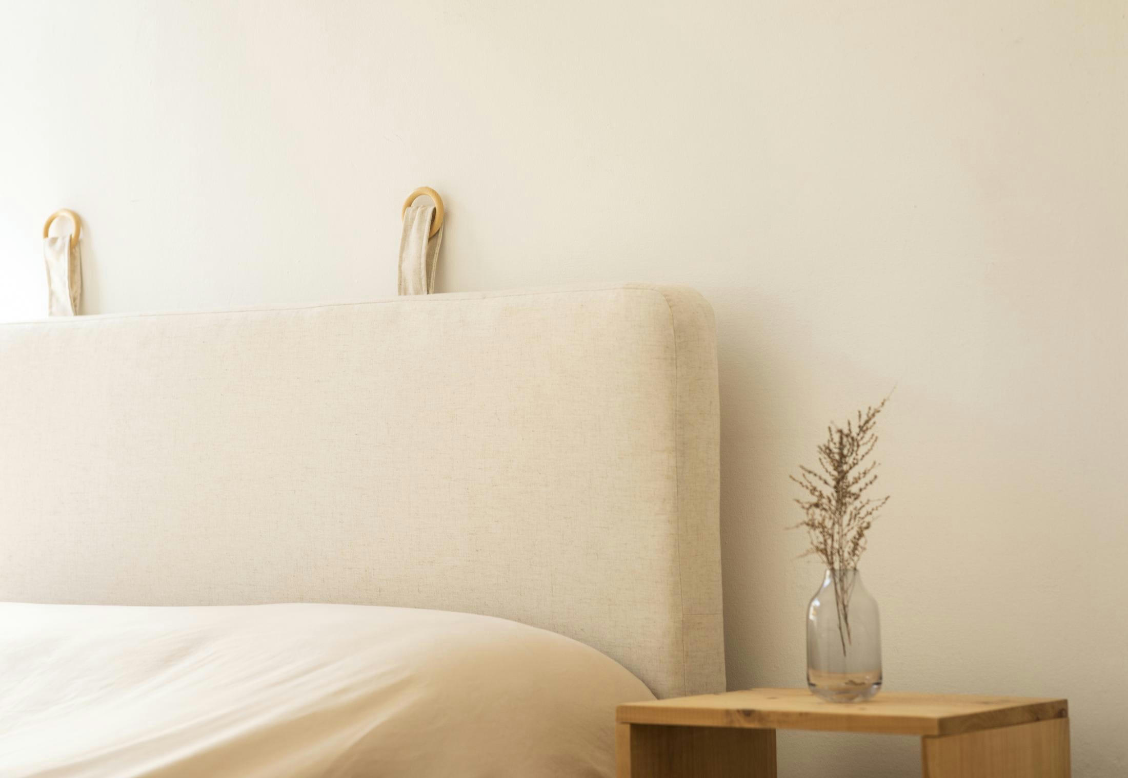 TEXTIL - Tête de lit pour enfant en lin et mousse naturelle.