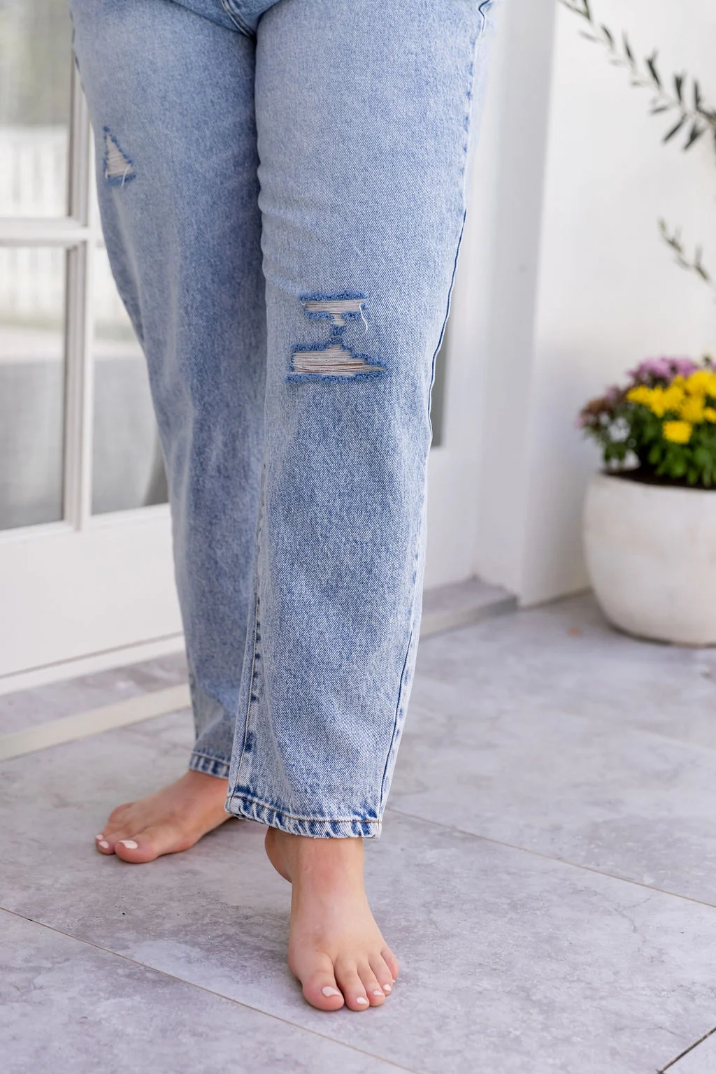 Cerys Jeans in Light Blue Acid Wash