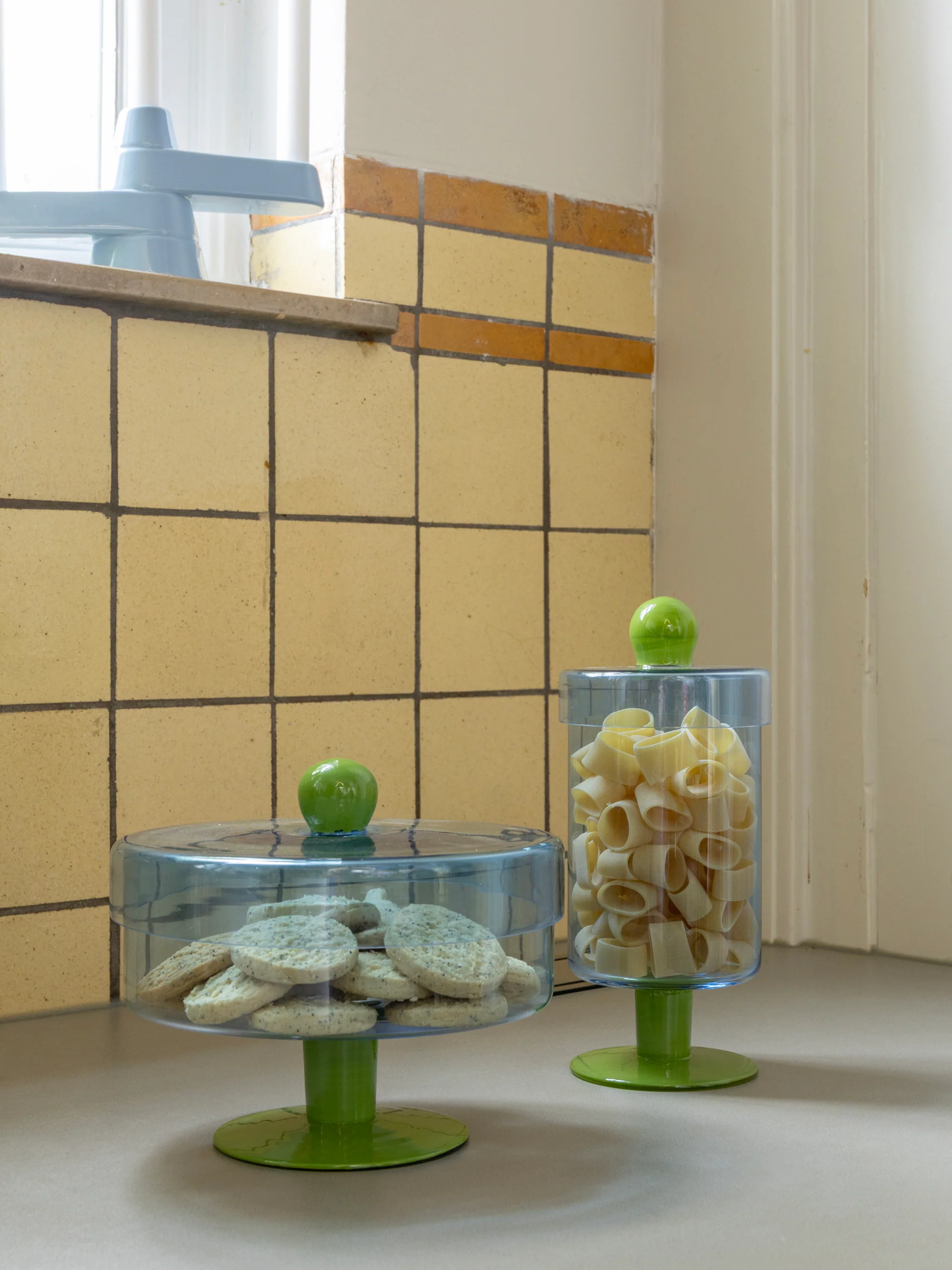 Handgefertigte hohe Glas-Aufbewahrungsdose Duo