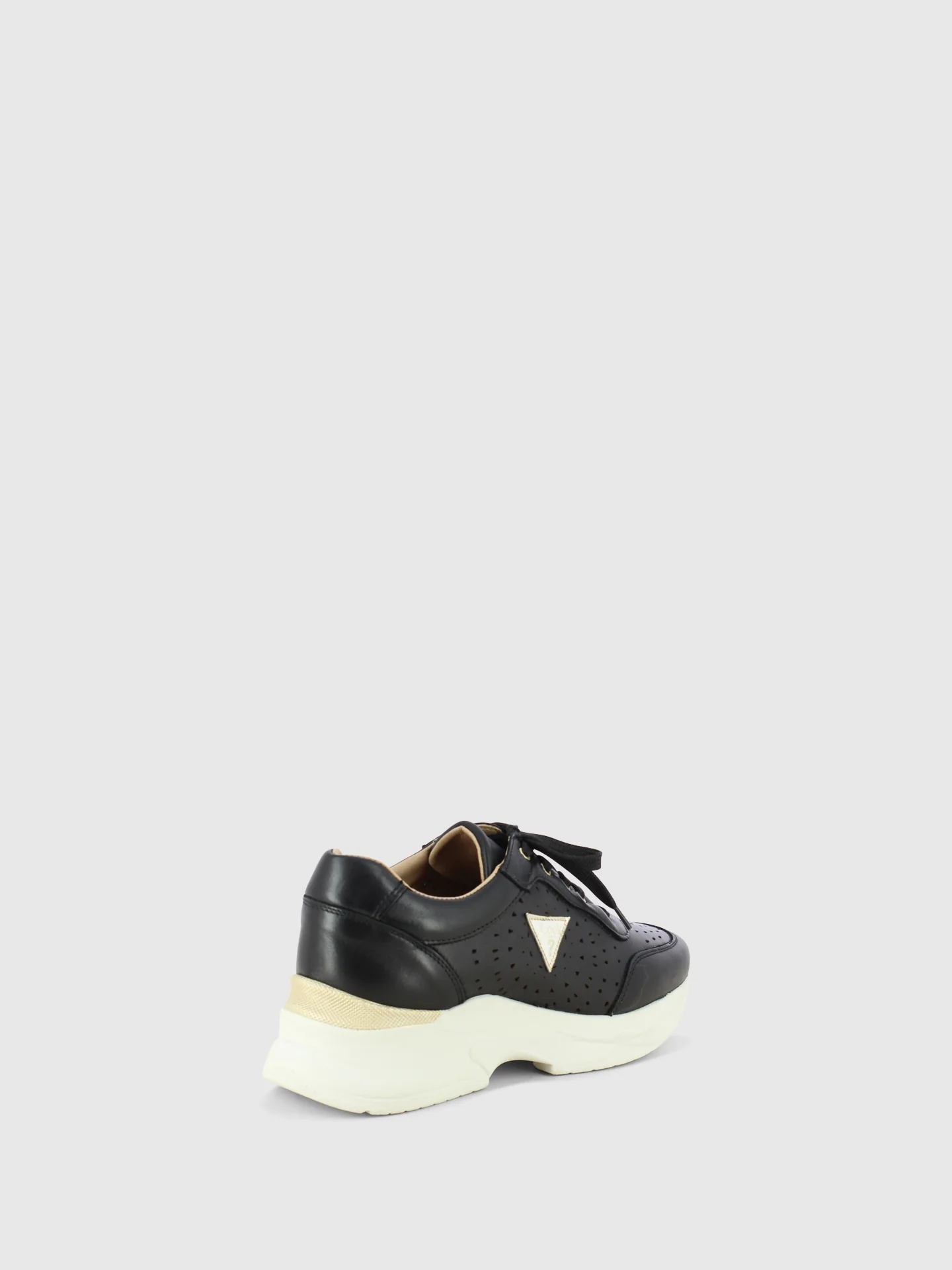 Ténis com Atacadores em Preto