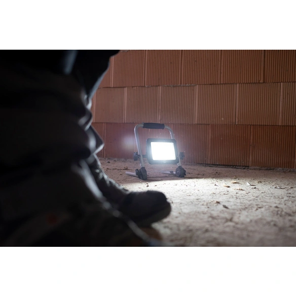Mobiler LED Akku Strahler EL 2000 MA