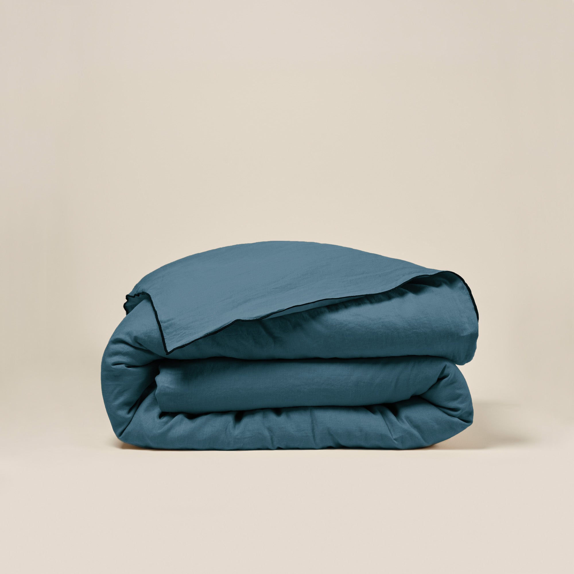 Madura Dekbedovertrek Carlina olie en zwarte hommels 240x220 cm