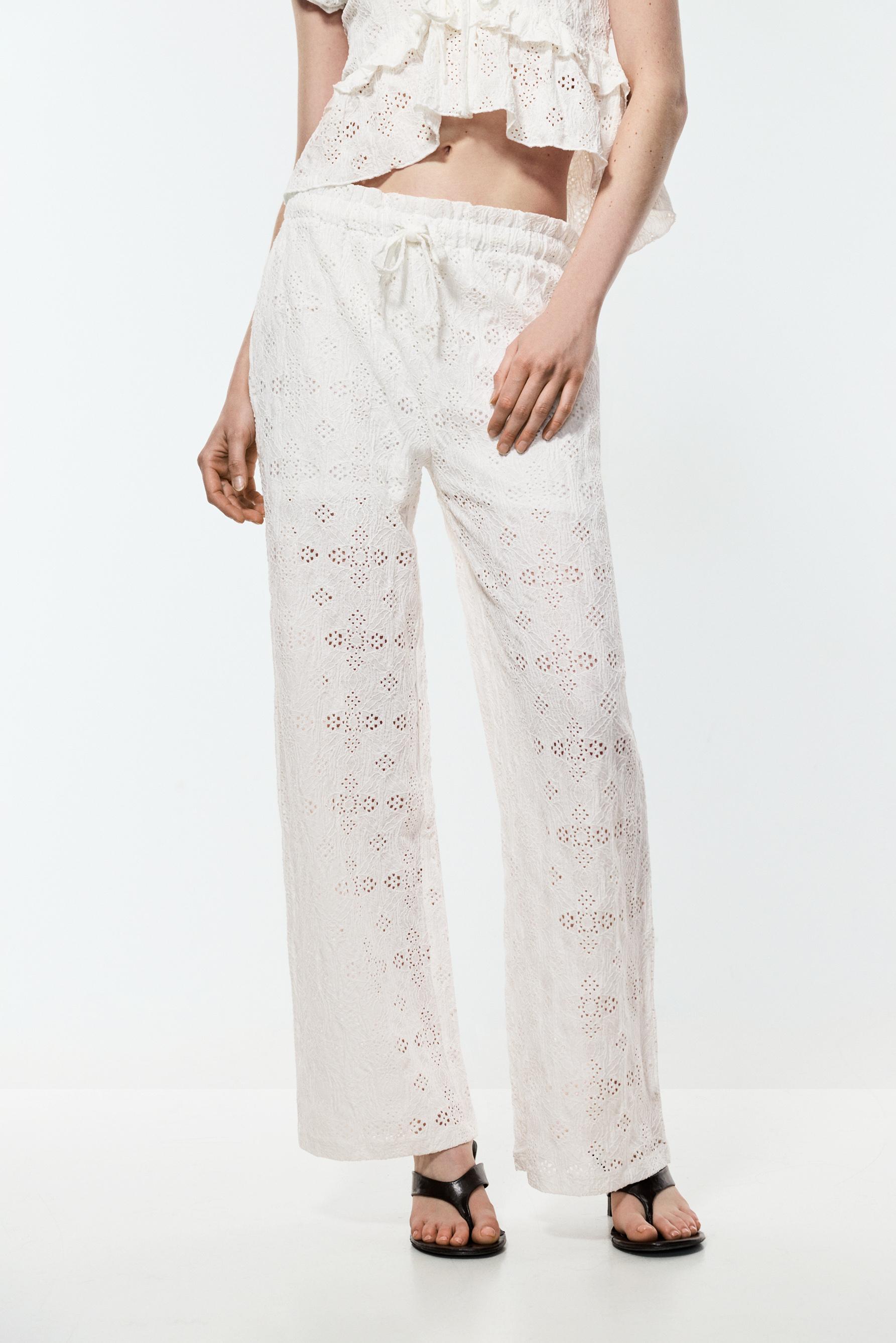 Pantalón textura calados