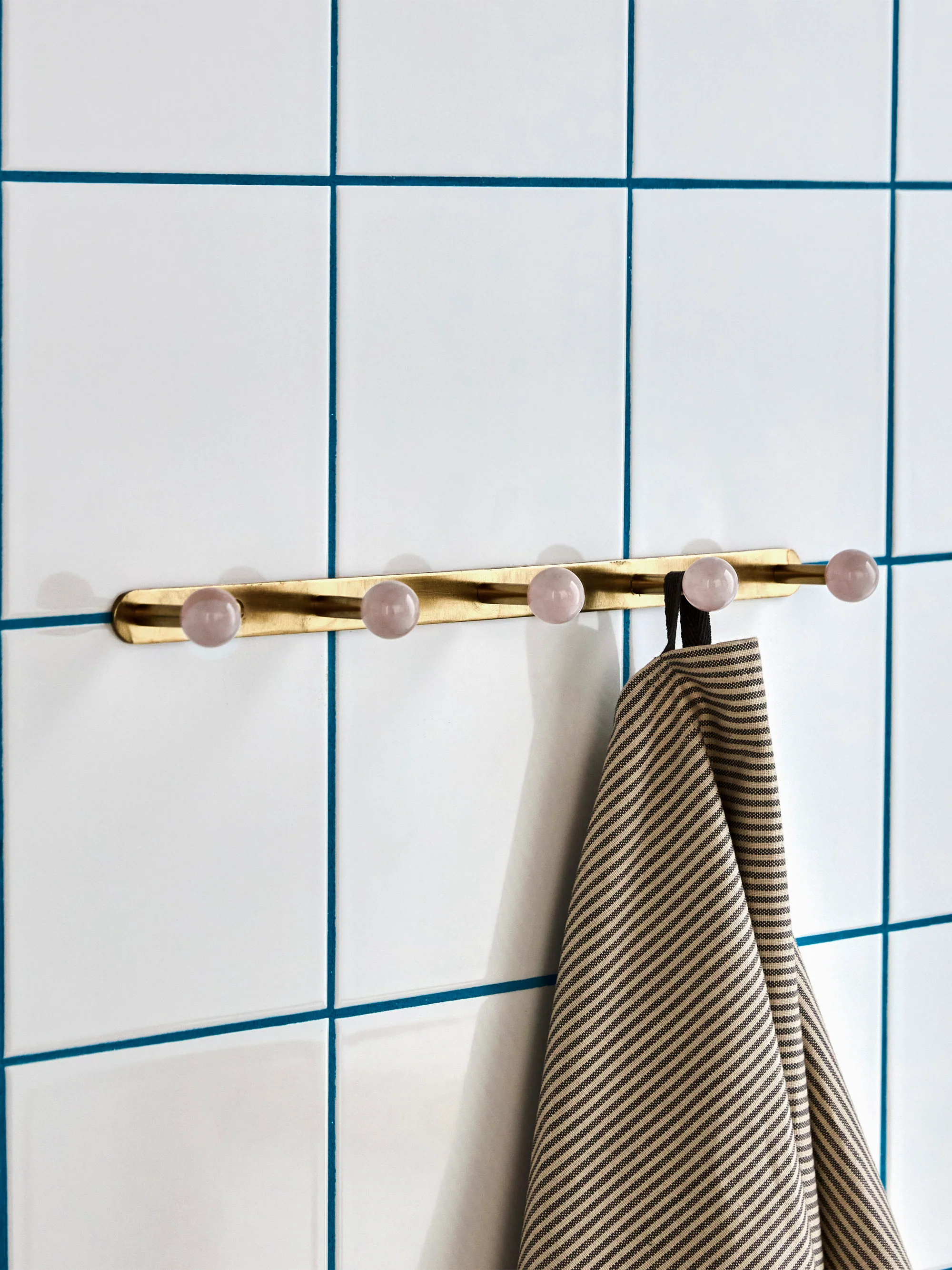 Handgefertigte Metall-Wandgarderobe Ball