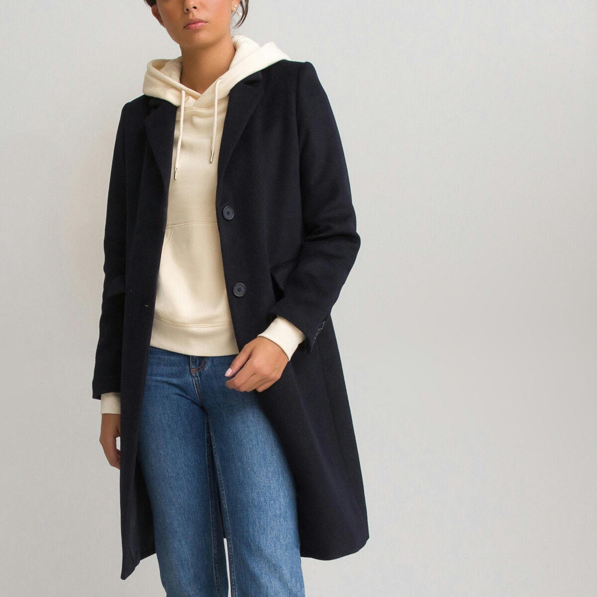 Manteau boutonné, en drap de laine