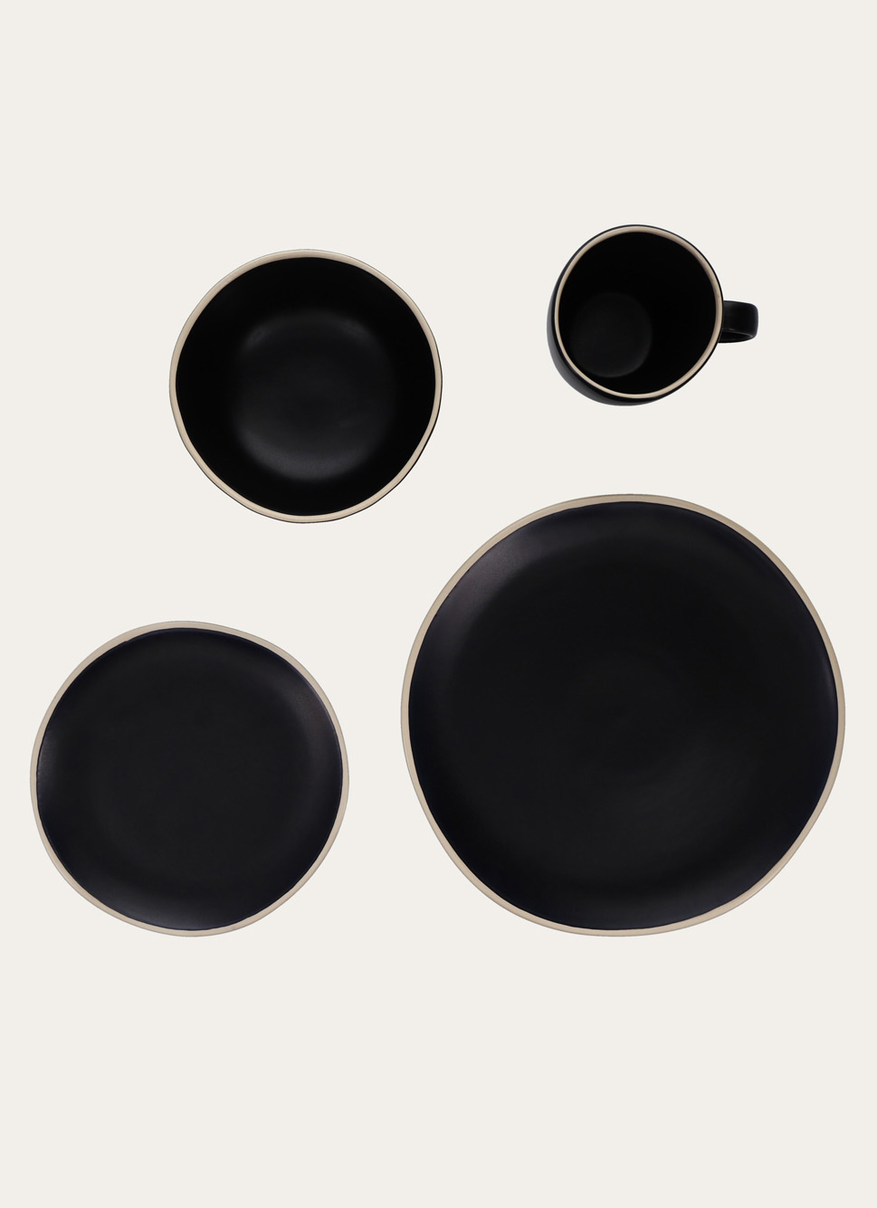 MUG EN GRÈS NOIR