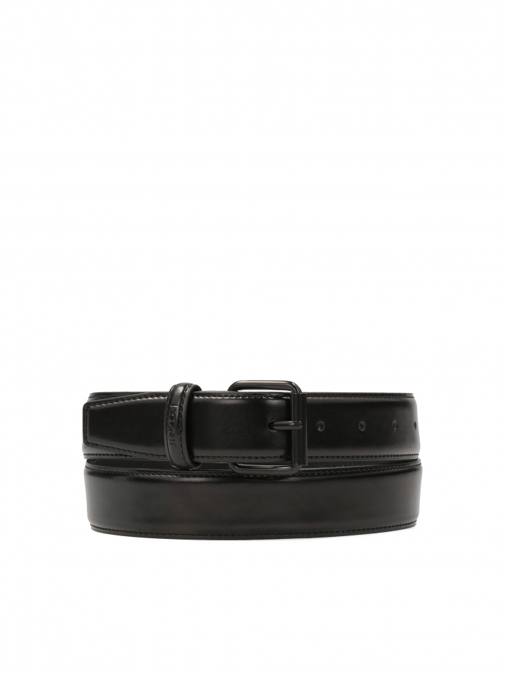 Black leather belt with classic buckle