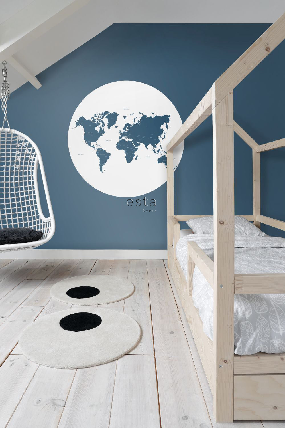 ESTAhome zelfklevende behangcirkel wereldkaart blauw - Ø 140 cm - 159008