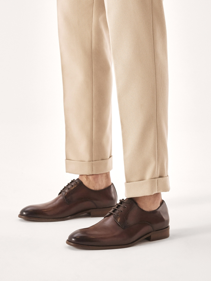 Elegant brown derby shoes