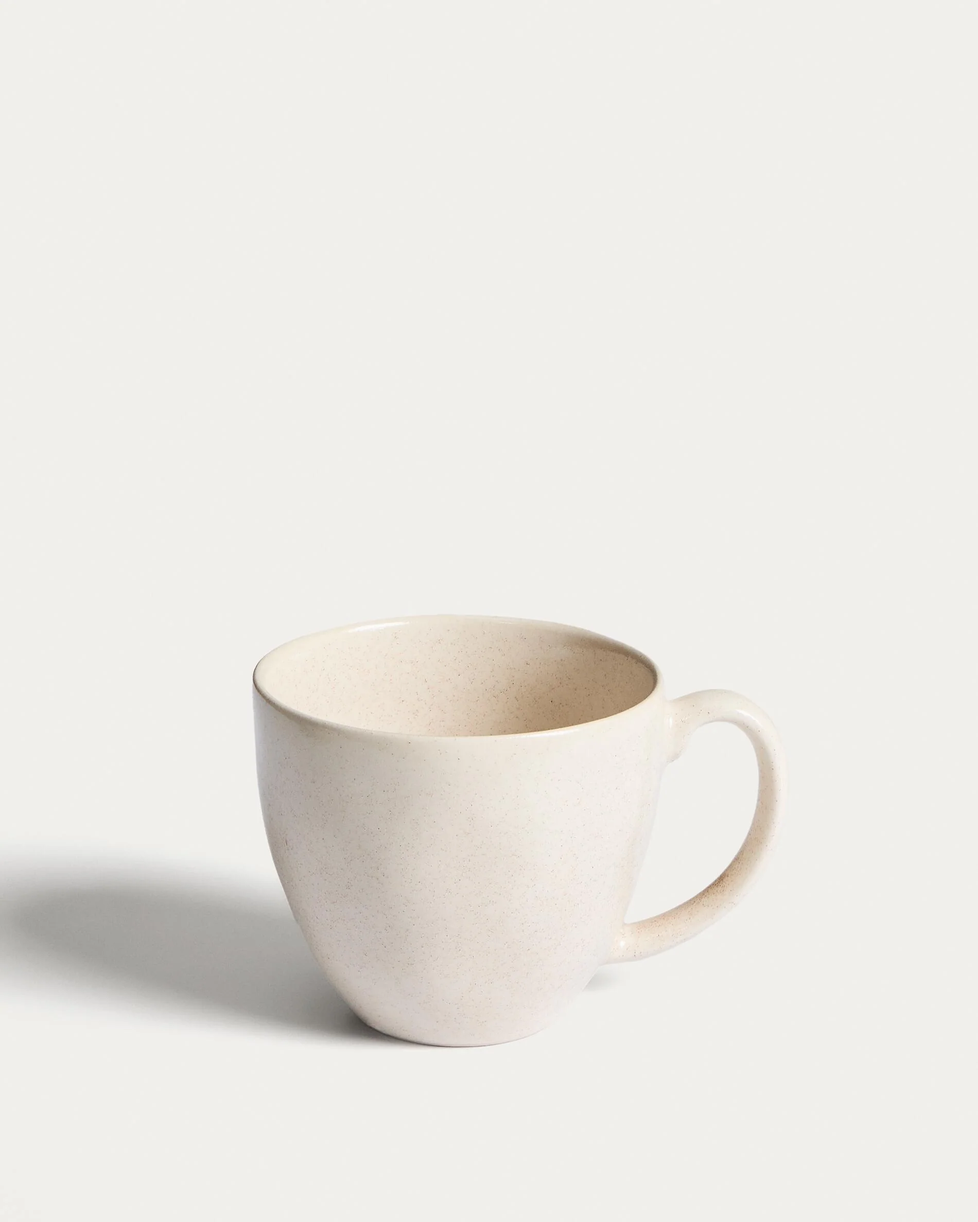 Sermin beige ceramic mug