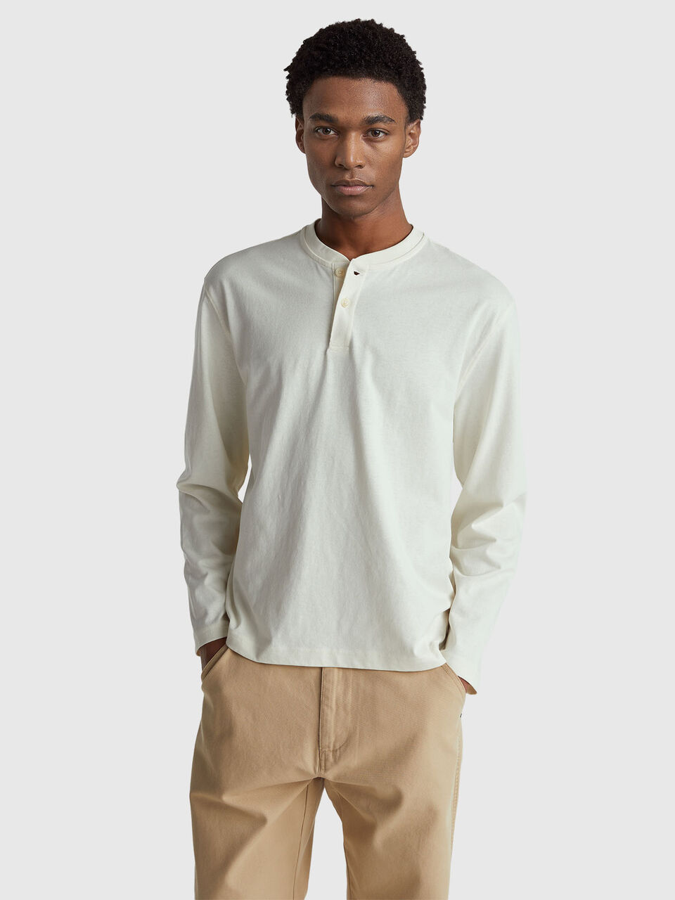 T-shirt with Henley collar