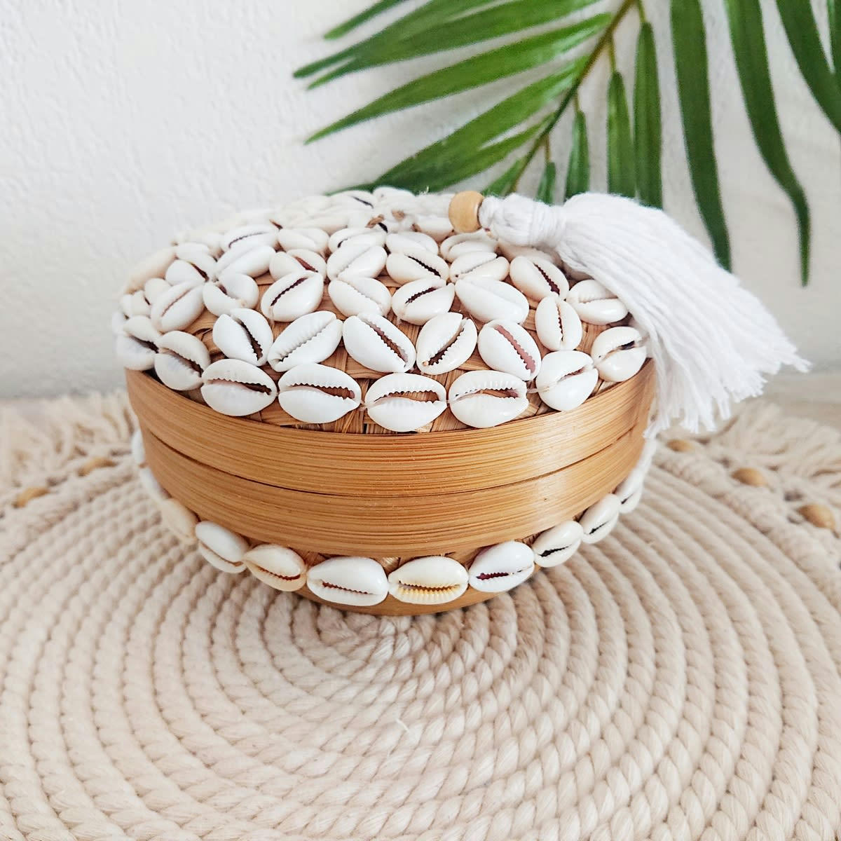 FLEUR - Boîte en bambou et coquillages, beige 14x10 сm