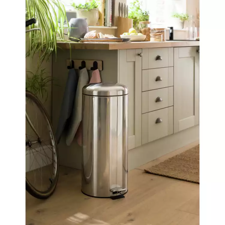 Habitat 30 Litre Domed Pedal Bin - silver