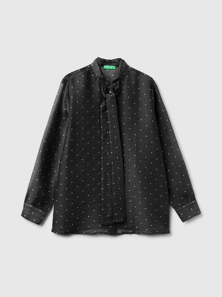 Flowy shirt with micro polka dots
