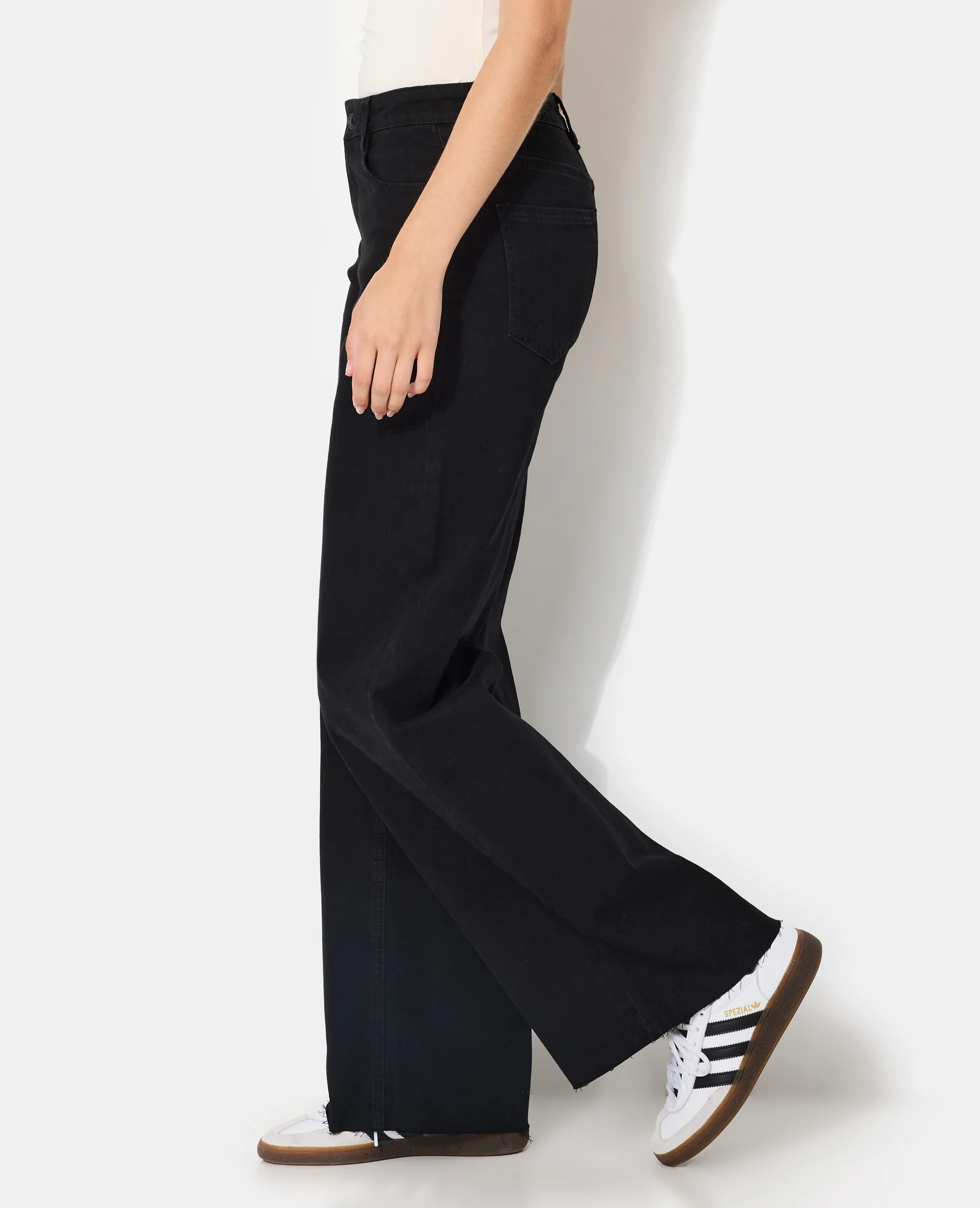 J71-1 / Jean wide stretch taille haute bas coupés