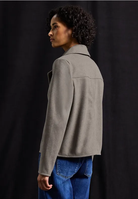 Kurze Cosy Reversjacke