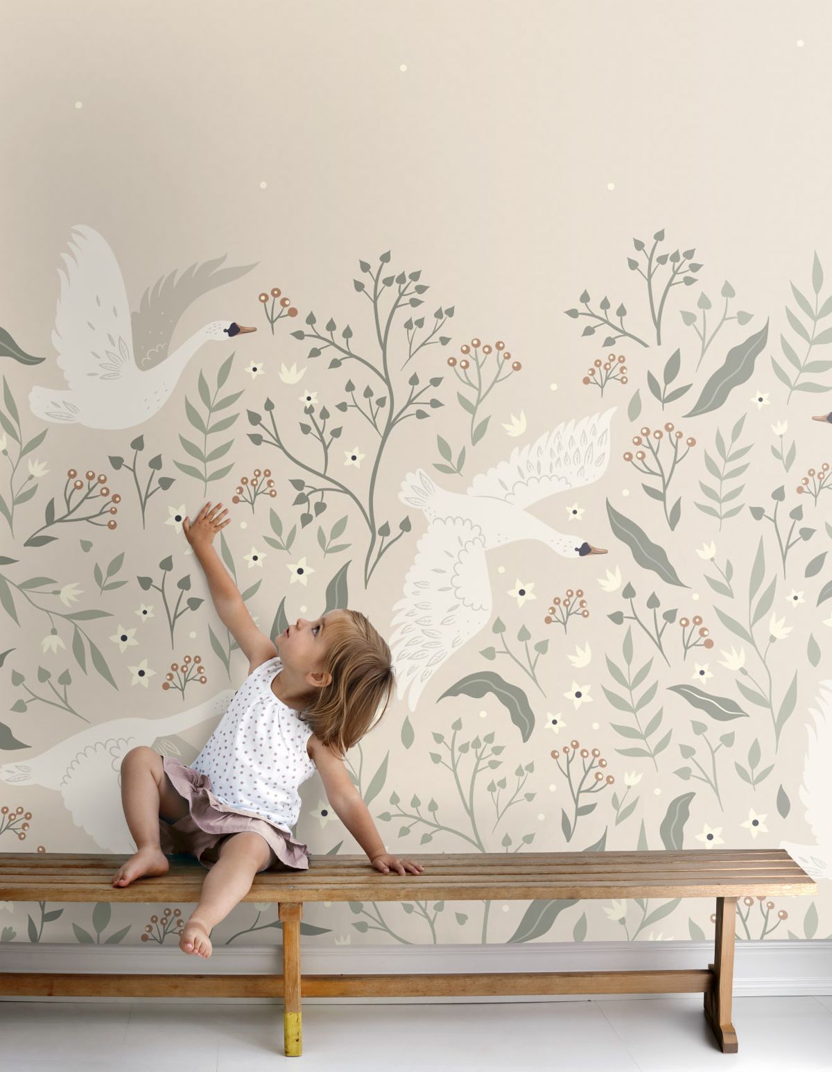 ESTAhome fotobehang zwanen beige, wit en vergrijsd groen - 250 x 279 cm - 159427
