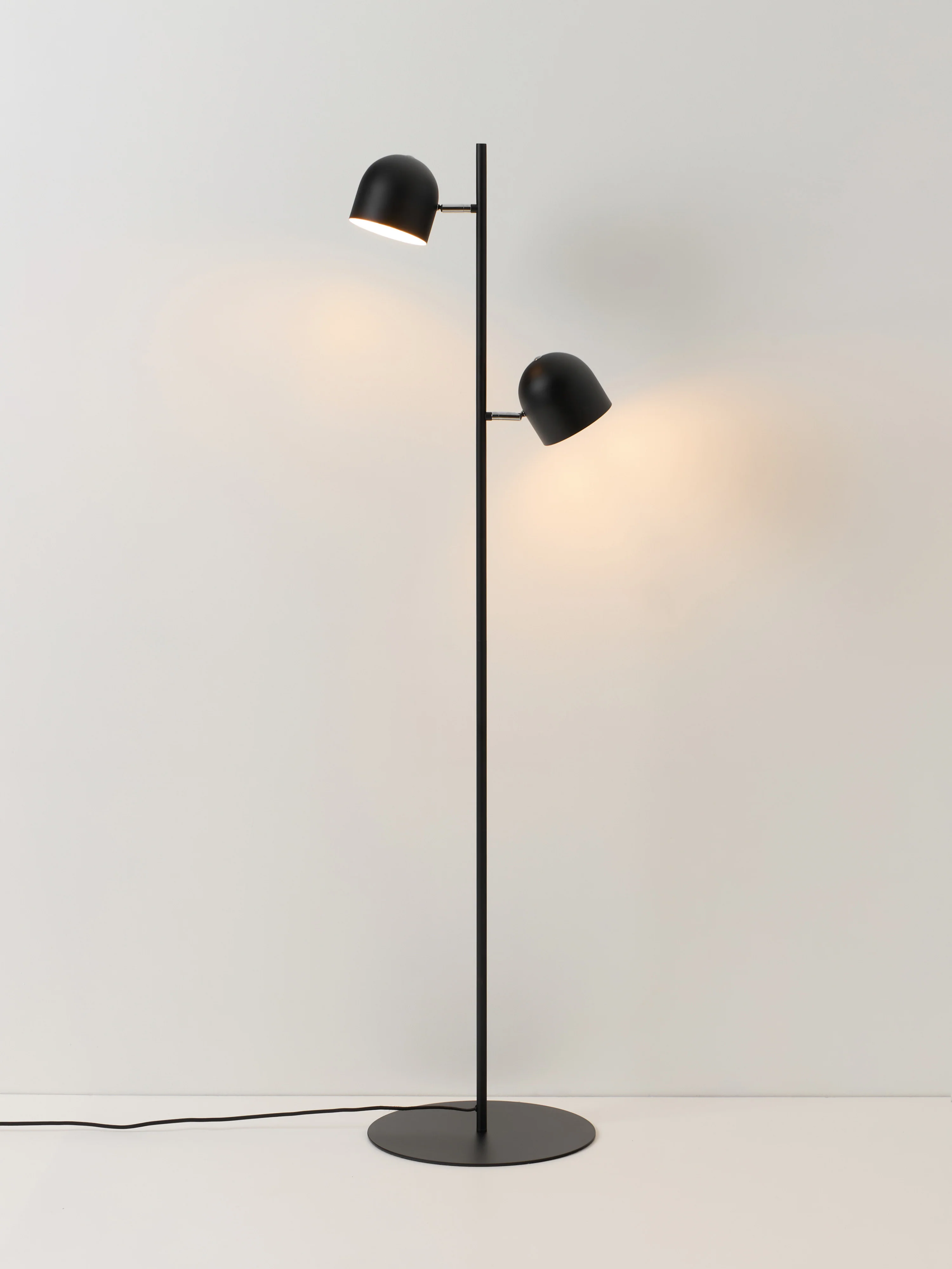 Metall-Stehlampe Almo II