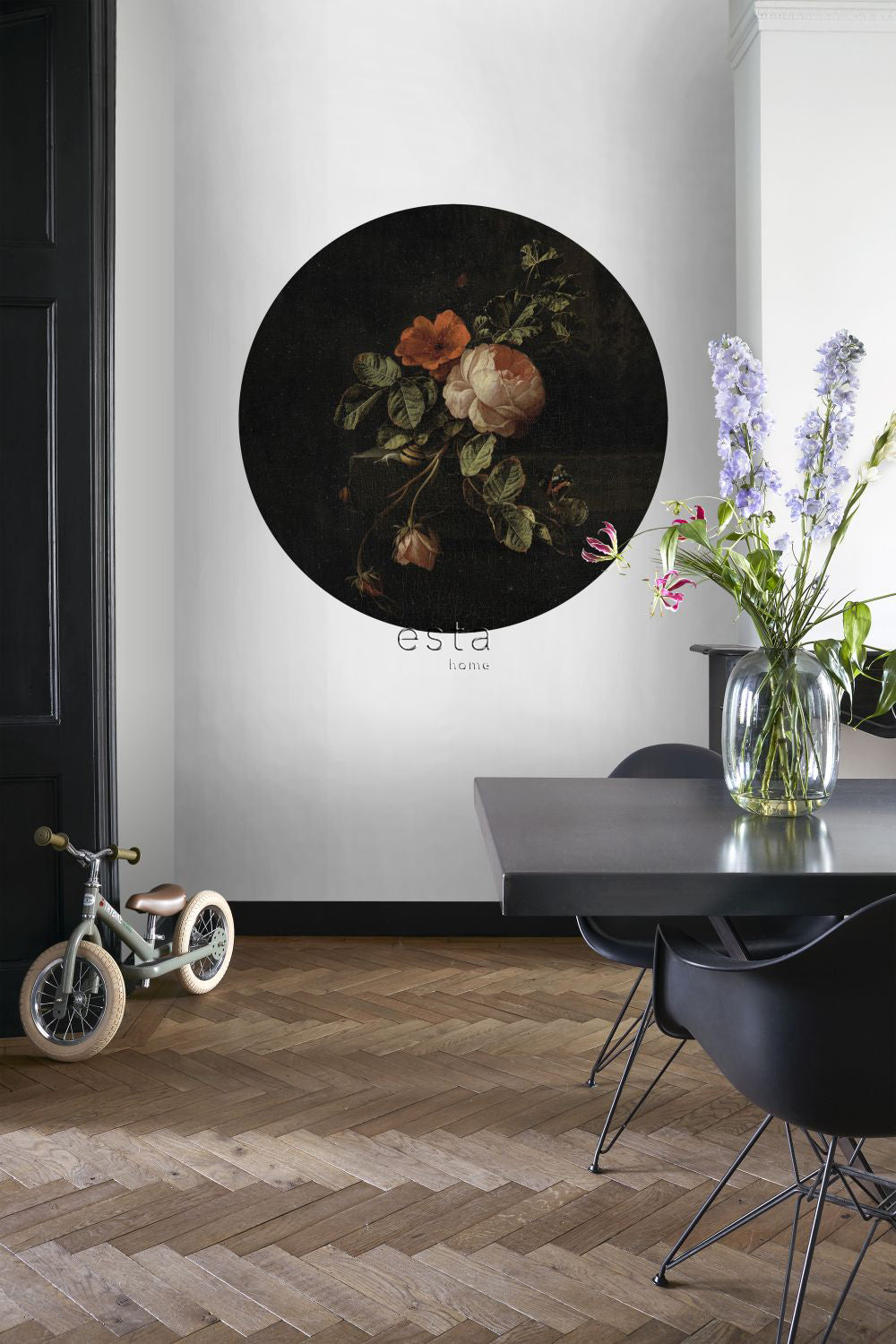 ESTAhome zelfklevende behangcirkel bloemstilleven donker rood en zwart - Ø 140 cm - 159014