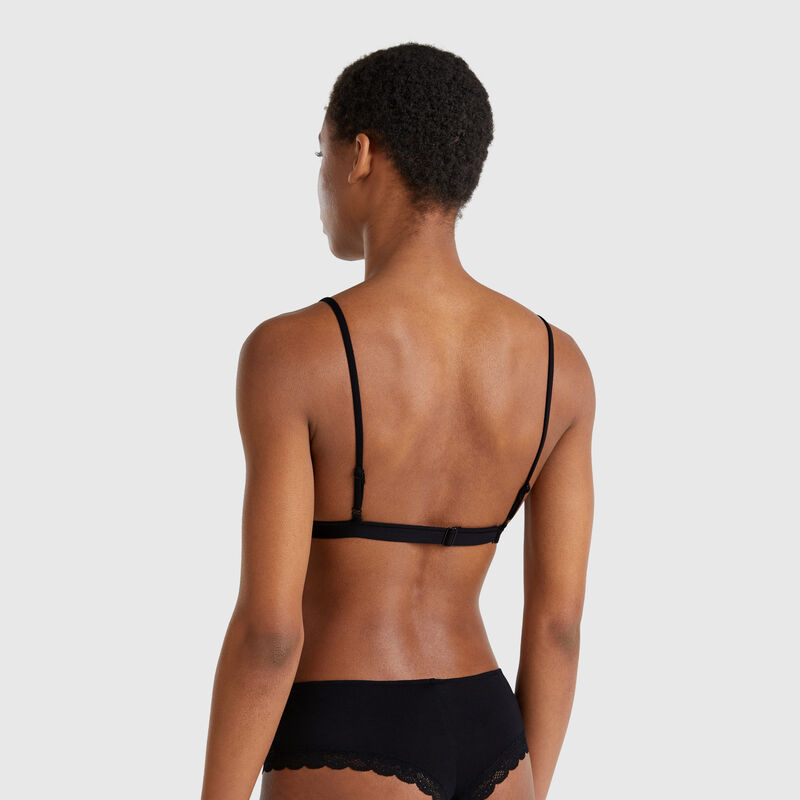 Triangle bra with lace