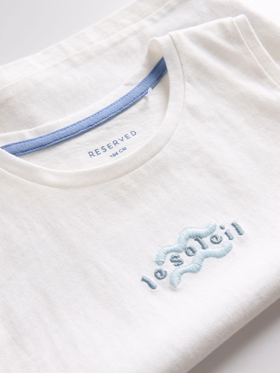 Sleeveless T-Shirt
