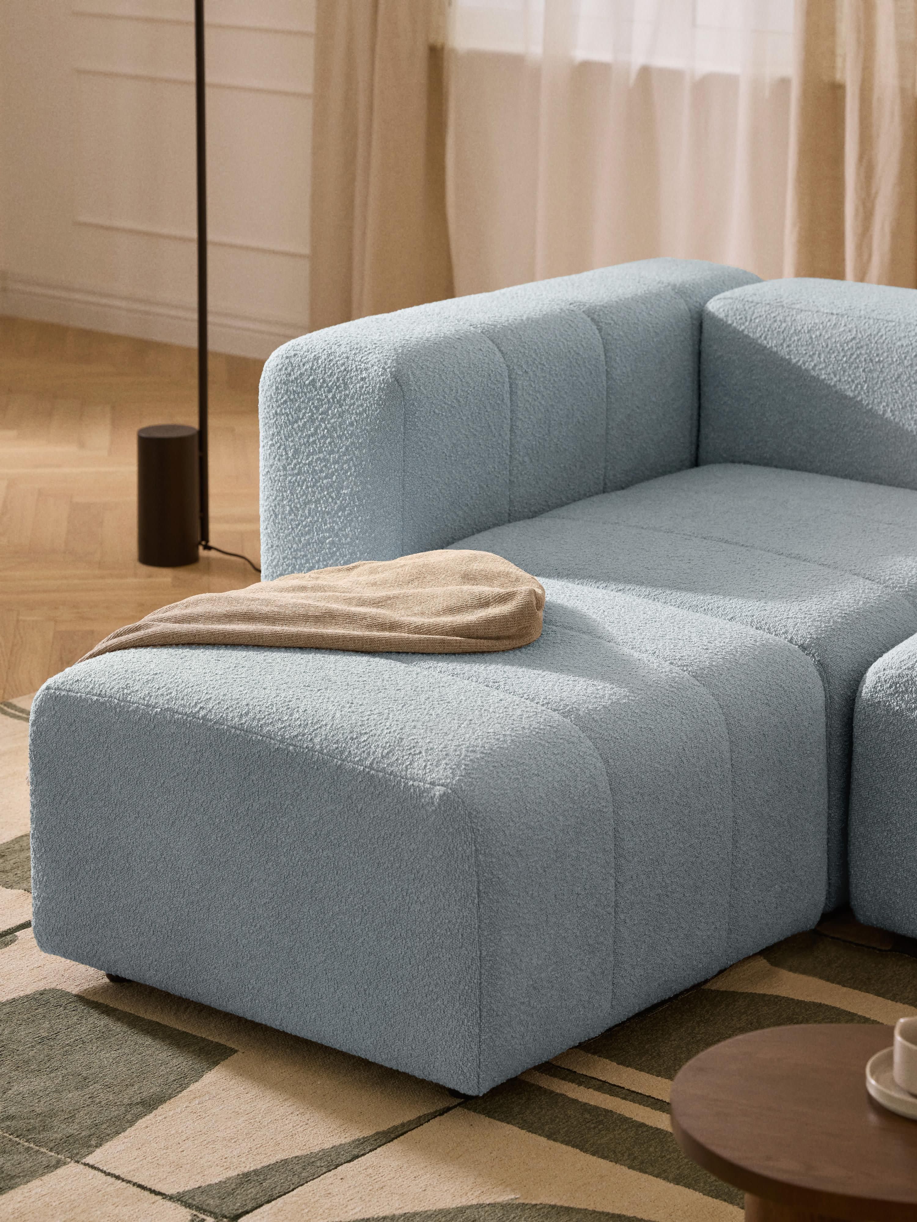 Bouclé-Sofa-Hocker Lena