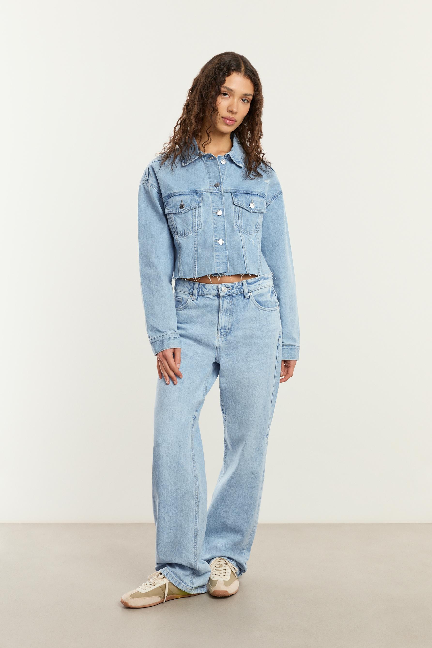 Cazadora denim cropped