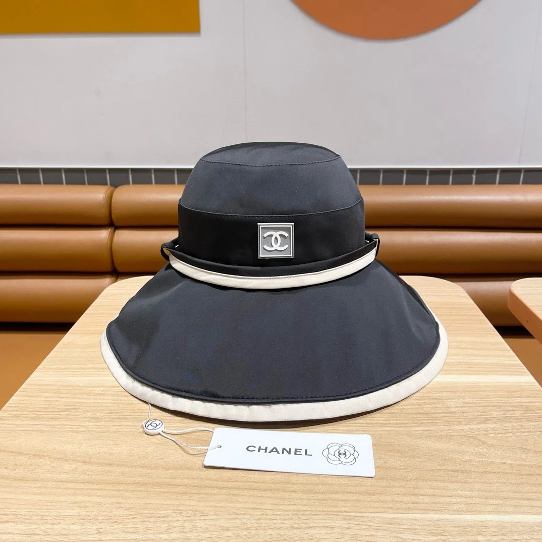 Chanel Wear a Double-sided Windproof Sun Hat Sunhat