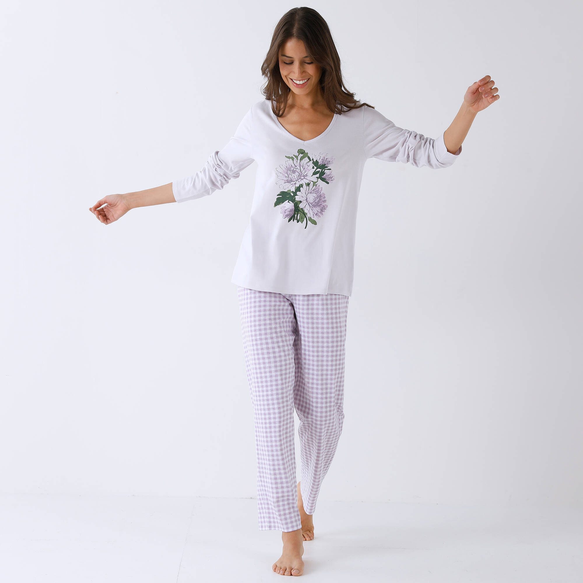Pyjama pantalon motif fleurs et imprimé carreaux