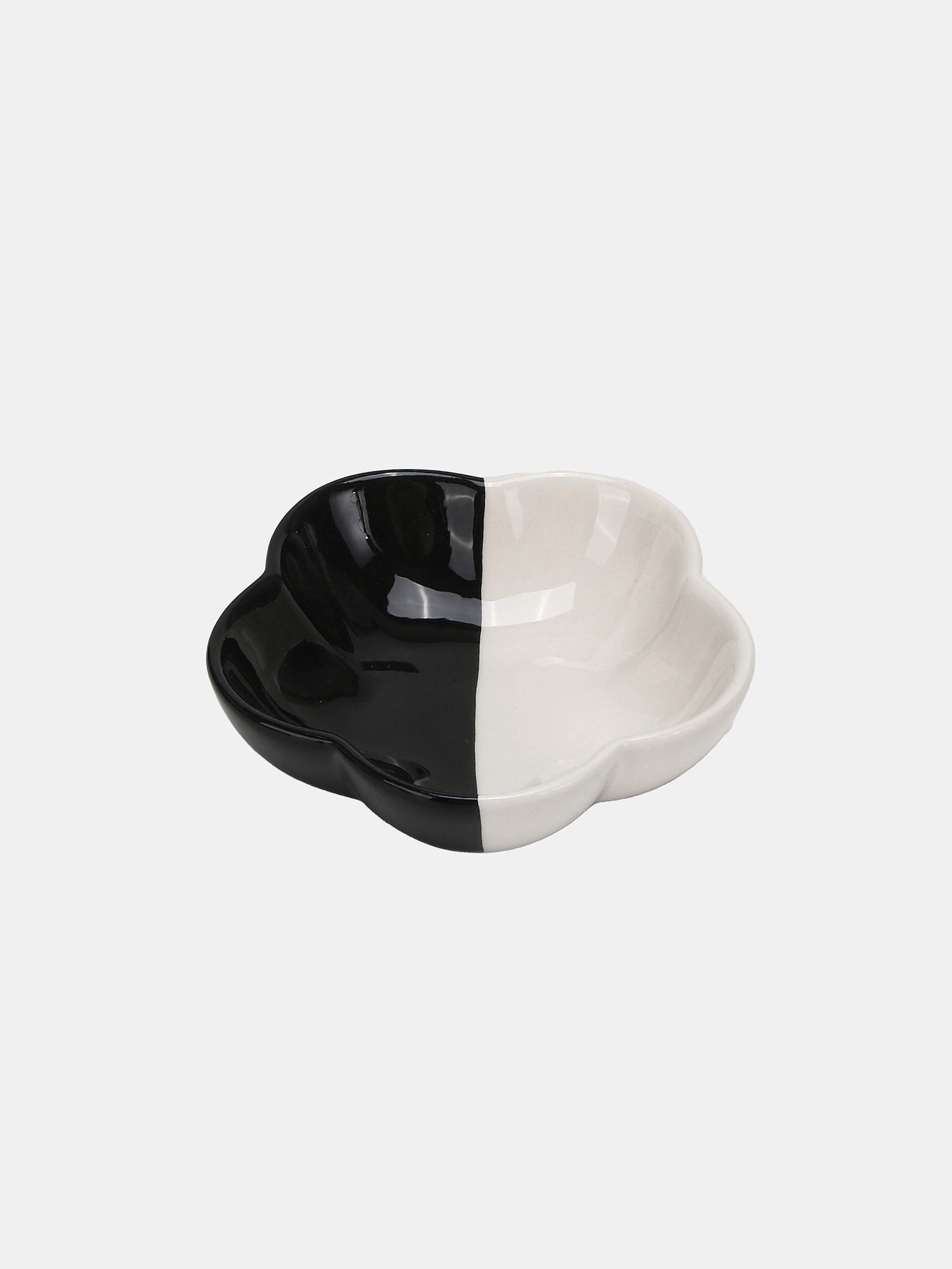 Dwukolorowa ceramiczna mydelniczka w kształcie kwiatka