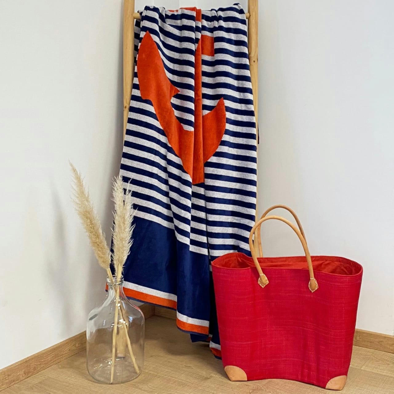 PLAGE - Serviette de plage éponge velours Jacquard Cliffe marine 140x180