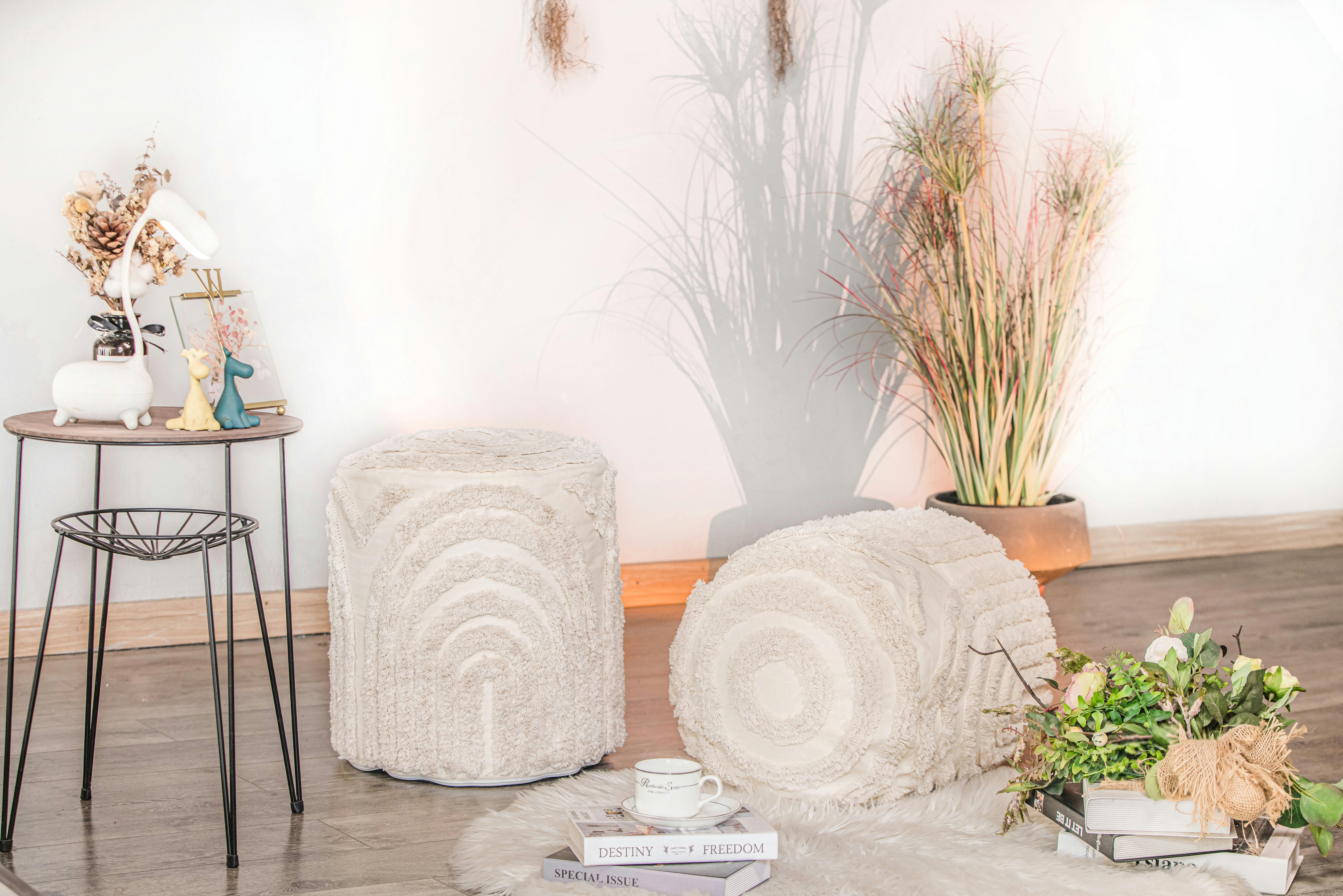 - Pouf en tissu beige style scandinave