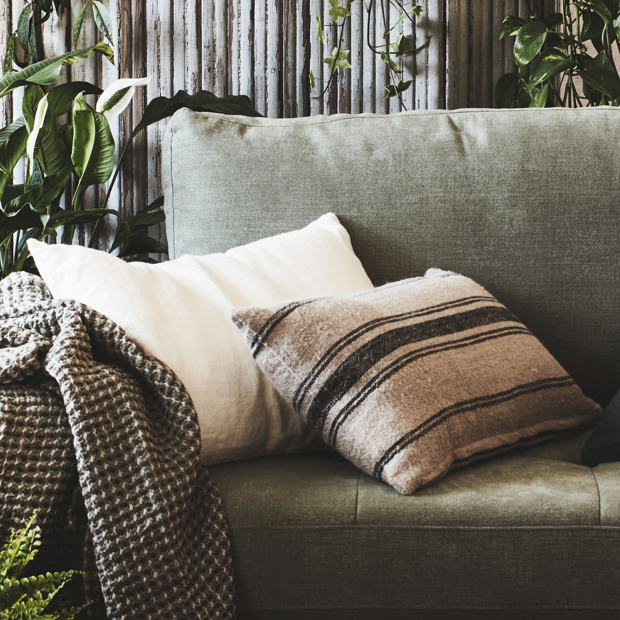 OASIS - Coussin à rayures en lin 30x50cm - naturel et noir