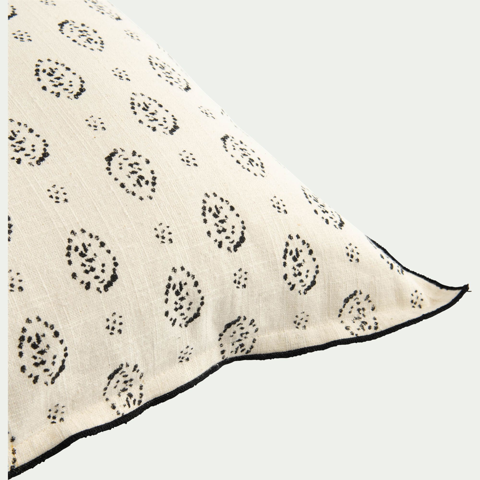 AMANDE - Coussin en coton motif amande finition point bourdon noir 45x45cm - vert